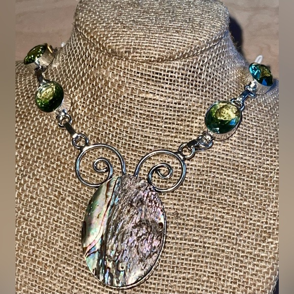 Iridescence Abalone Shell Pendant Necklace - Picture 10 of 12